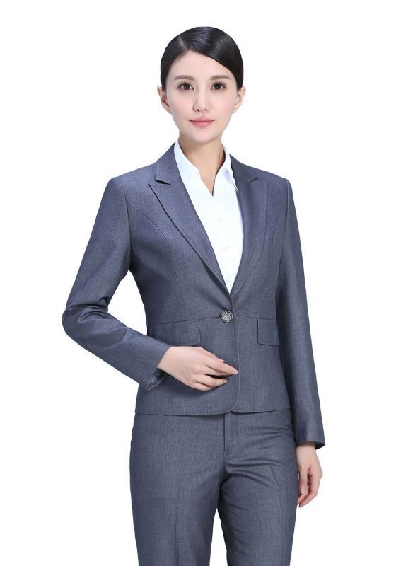 高档商务职业装如何搭配更雅致